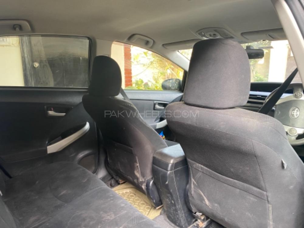 Toyota Prius 2012 for Sale in Peshawar Toyota Prius 2012 for Sale in Peshawar Image-5