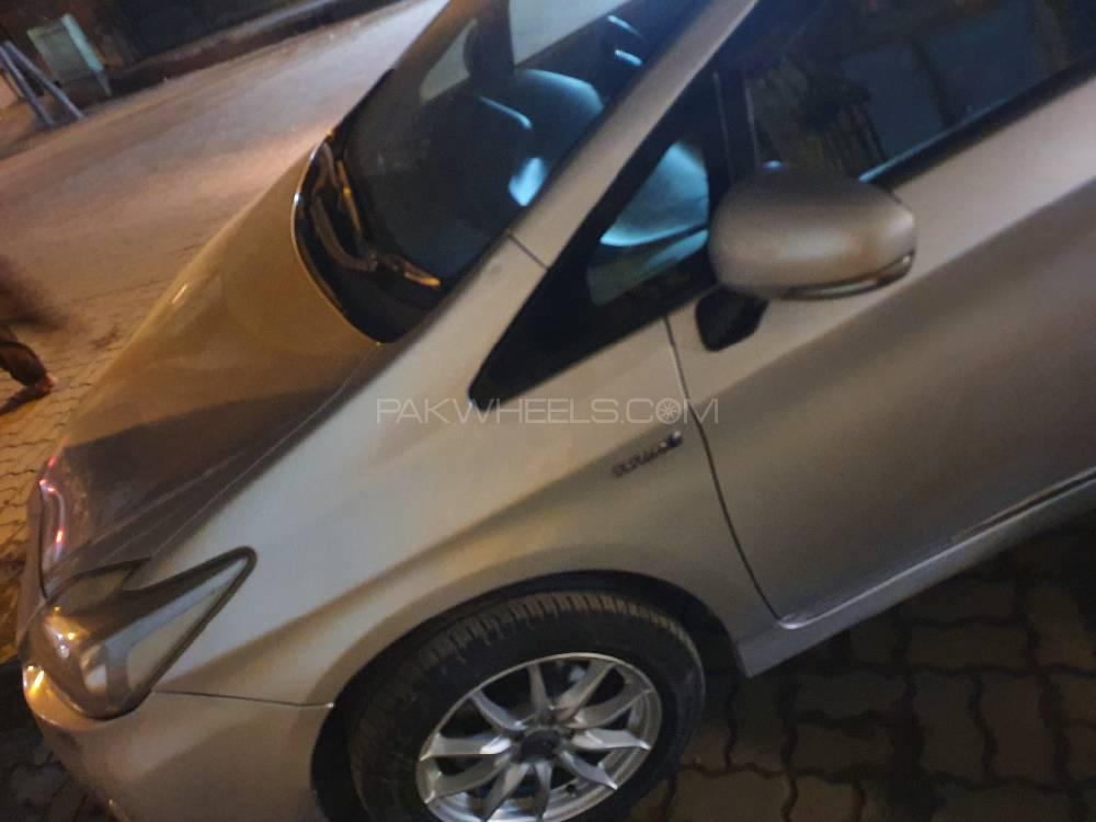 Toyota Prius 2011 for Sale in Sialkot Toyota Prius 2011 for Sale in Sialkot Image-4