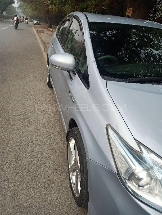 Toyota Prius 2010 for Sale in Burewala Image-1