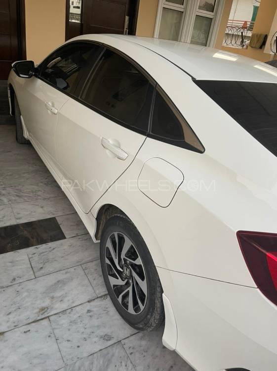 ہونڈا سوک 2018 for Sale in اسلام آباد ہونڈا سوک 2018 for Sale in اسلام آباد Image-9