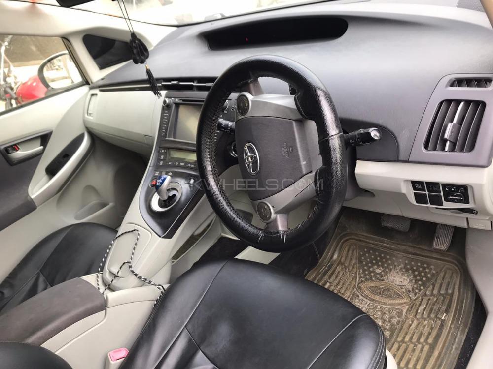 Toyota Prius 2010 for Sale in Mardan Toyota Prius 2010 for Sale in Mardan Image-10