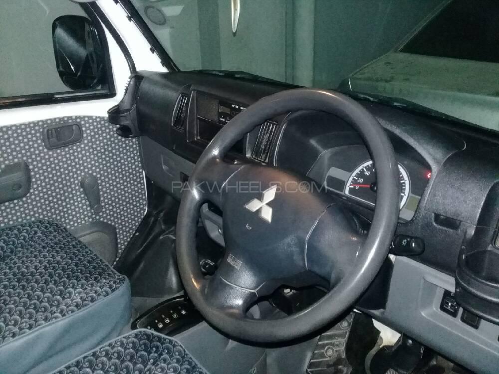 Mitsubishi Minicab 2011 for Sale in Peshawar Mitsubishi Minicab 2011 for Sale in Peshawar Image-4