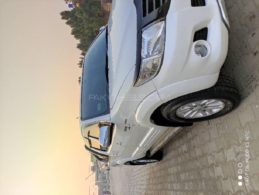 Toyota Hilux 2016 for Sale in Multan Toyota Hilux 2016 for Sale in Multan Image-2