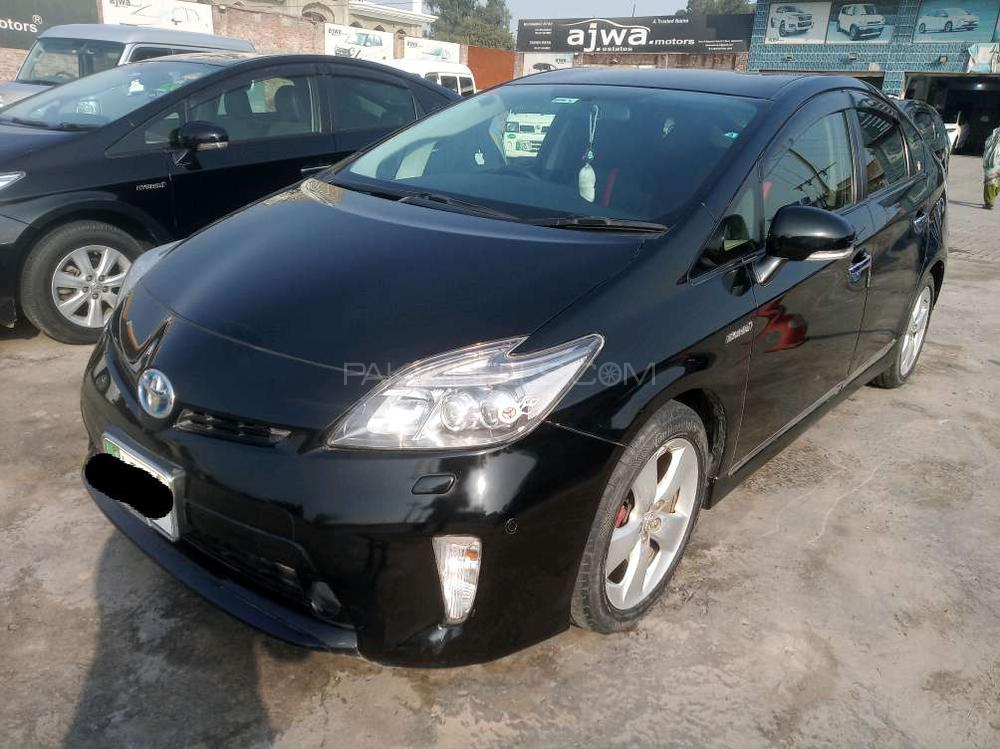 Toyota Prius 2012 for Sale in Gujranwala Toyota Prius 2012 for Sale in Gujranwala Image-2