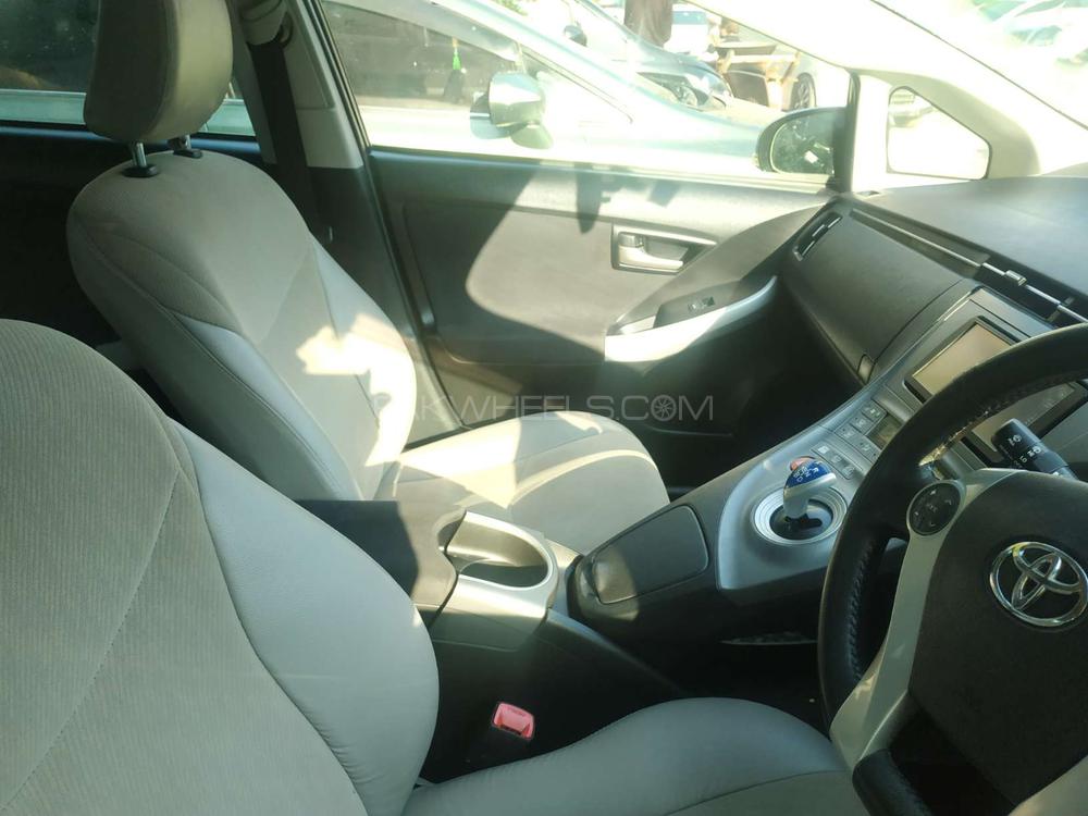 Toyota Prius 2012 for Sale in Islamabad Toyota Prius 2012 for Sale in Islamabad Image-8