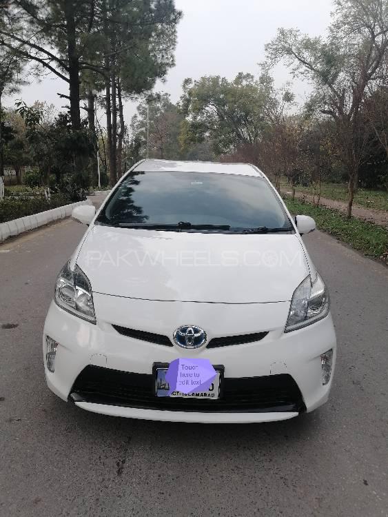 Toyota Prius 2013 for Sale in Islamabad Toyota Prius 2013 for Sale in Islamabad Image-2