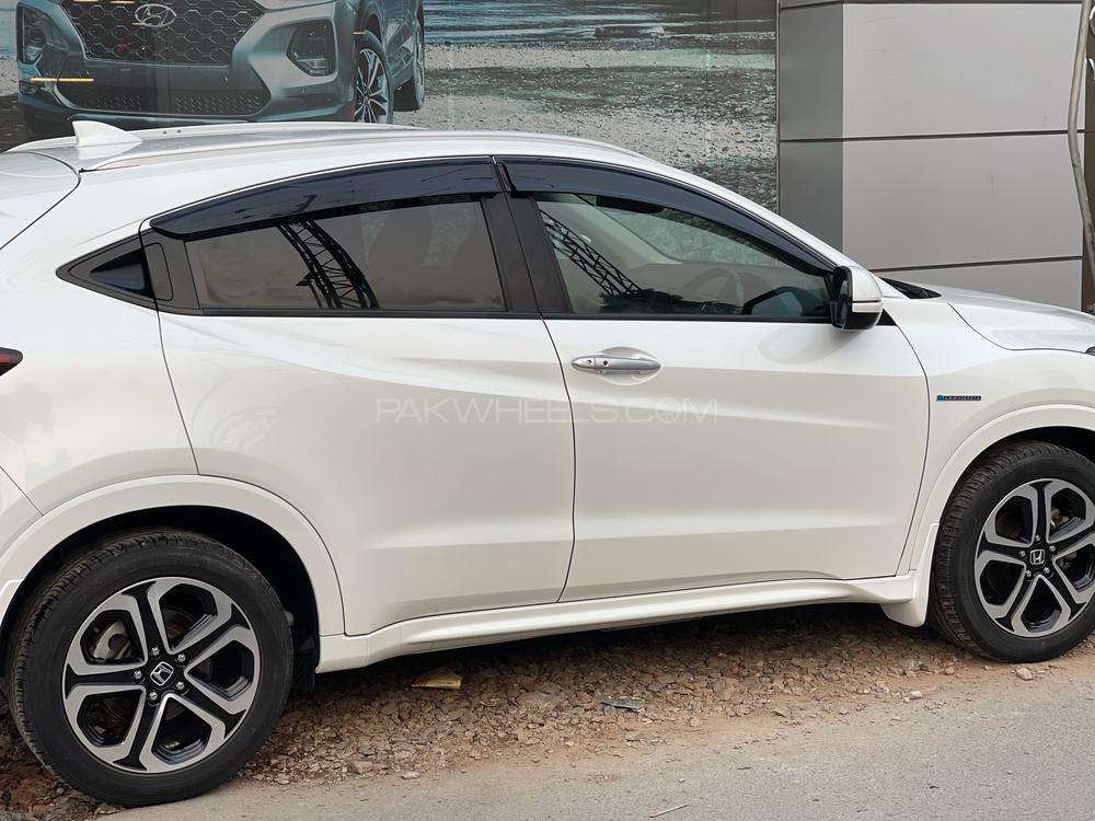 Honda Vezel 2015 for Sale in Lahore Honda Vezel 2015 for Sale in Lahore Image-7