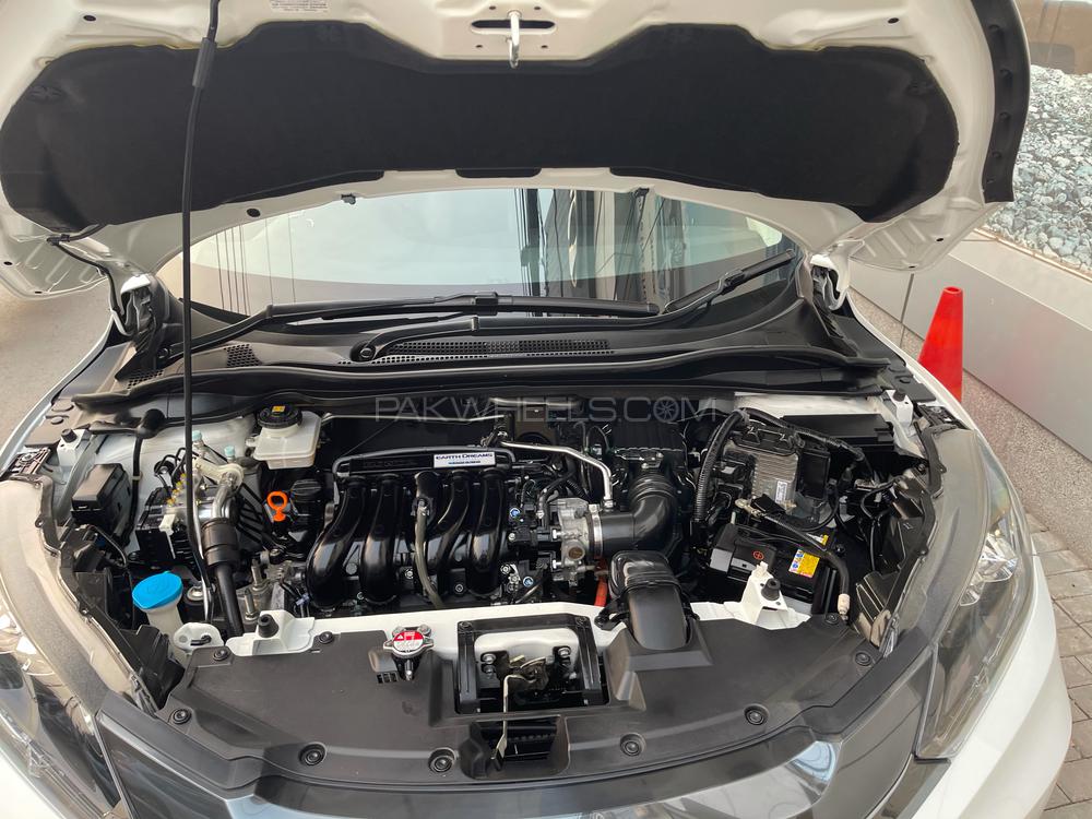 Honda Vezel 2015 for Sale in Lahore Honda Vezel 2015 for Sale in Lahore Image-9