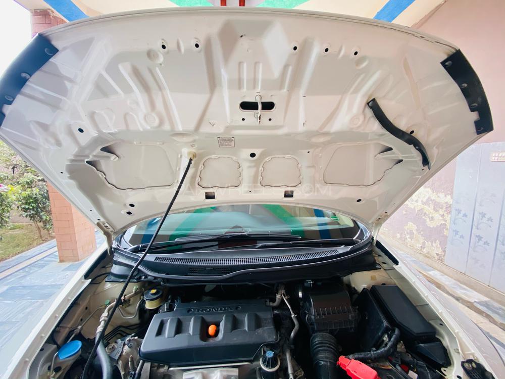 Honda Civic 2014 for Sale in Multan Honda Civic 2014 for Sale in Multan Image-8