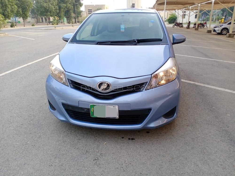 Toyota Vitz 2013 for Sale in Lahore Image-1