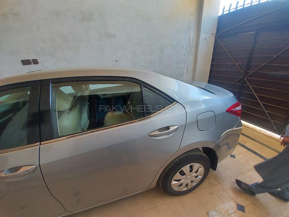 Toyota Corolla 2015 for Sale in Dera ismail khan Image-1