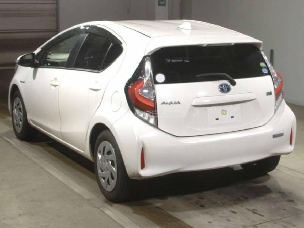 Toyota Prius 2017 for Sale in Malakand Agency Toyota Prius 2017 for Sale in Malakand Agency Image-2