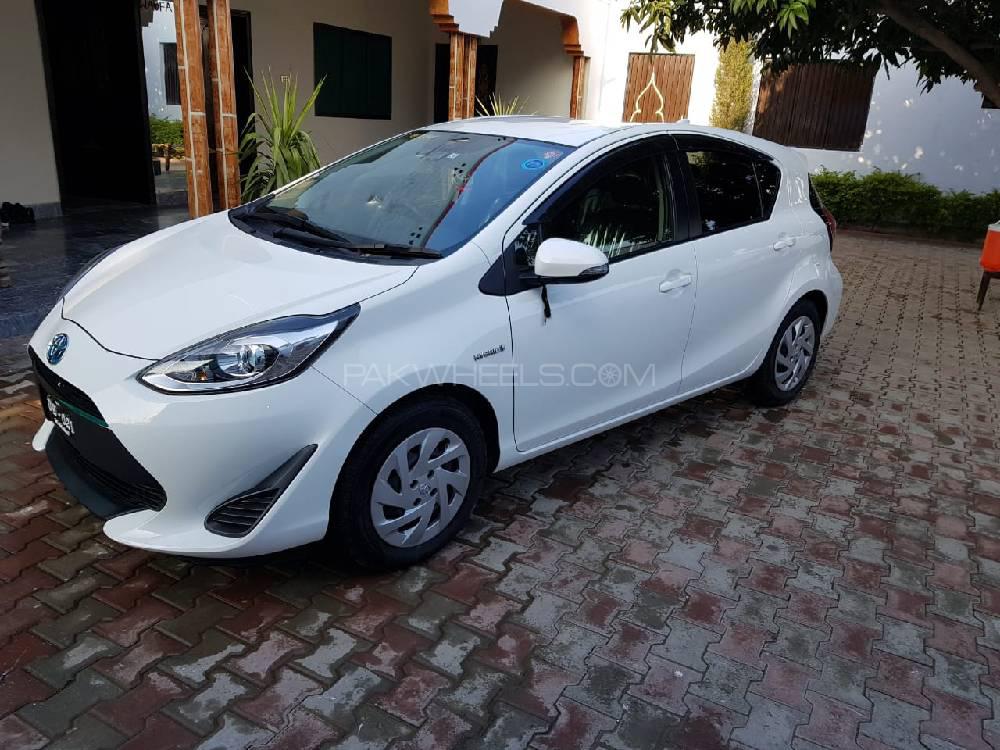 Toyota Prius 2017 for Sale in Malakand Agency Toyota Prius 2017 for Sale in Malakand Agency Image-8