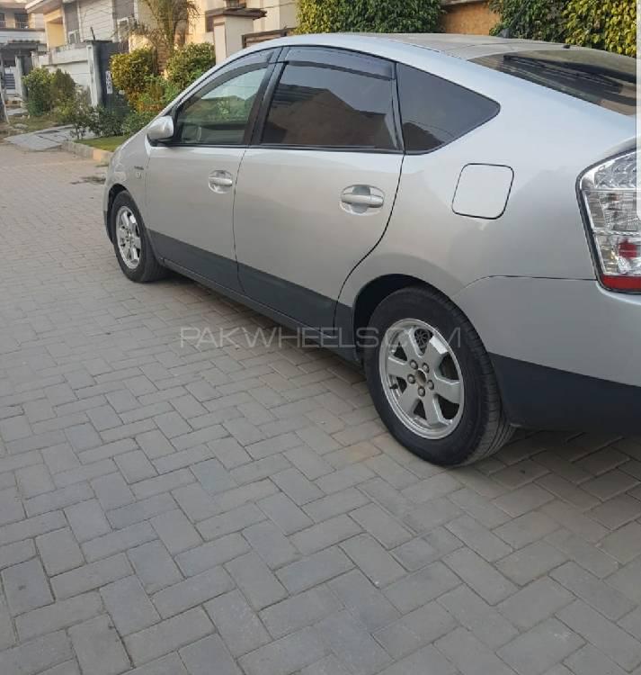 ٹویوٹا پریوس 2006 for Sale in سیالکوٹ ٹویوٹا پریوس 2006 for Sale in سیالکوٹ Image-3