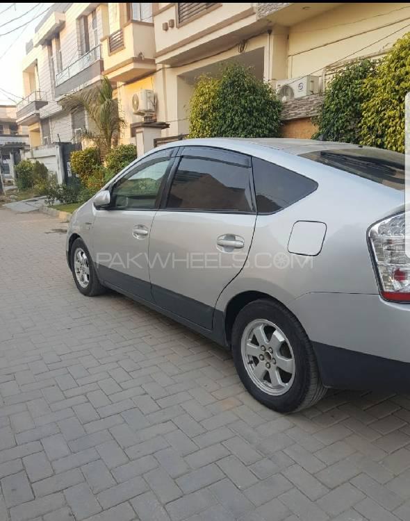 ٹویوٹا پریوس 2006 for Sale in سیالکوٹ ٹویوٹا پریوس 2006 for Sale in سیالکوٹ Image-16