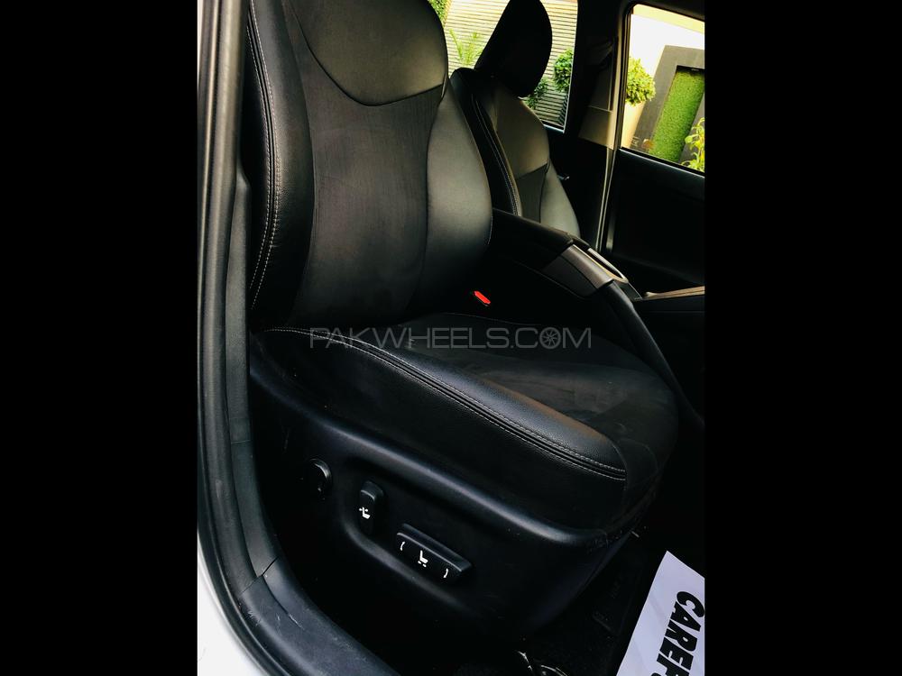 Toyota Prius 2015 for Sale in Karachi Toyota Prius 2015 for Sale in Karachi Image-6