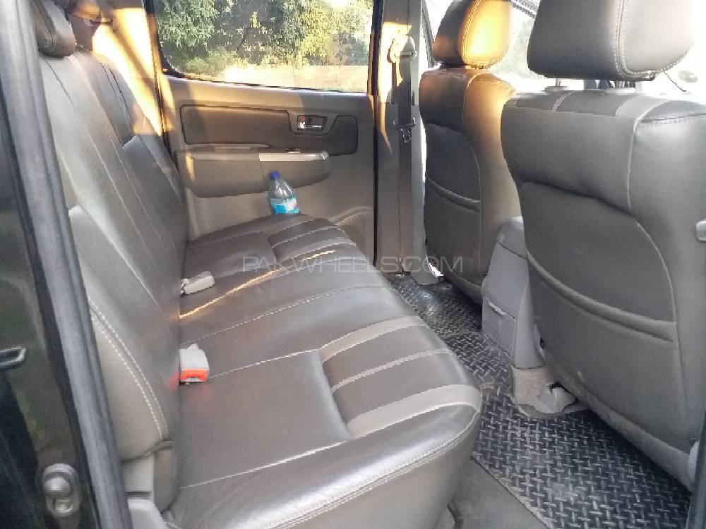Toyota Hilux 2011 for Sale in Nowshera Toyota Hilux 2011 for Sale in Nowshera Image-16