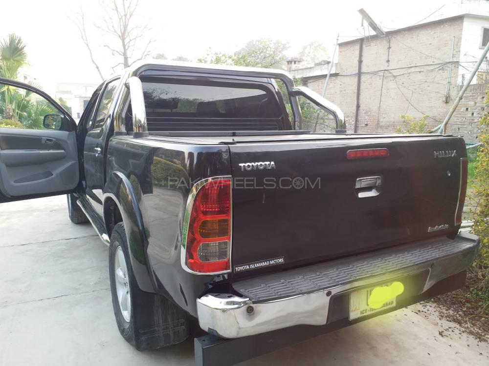 Toyota Hilux 2011 for Sale in Nowshera Toyota Hilux 2011 for Sale in Nowshera Image-3