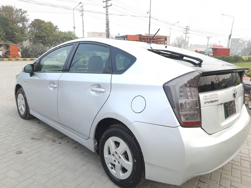 Toyota Prius 2010 for Sale in Lahore Toyota Prius 2010 for Sale in Lahore Image-7