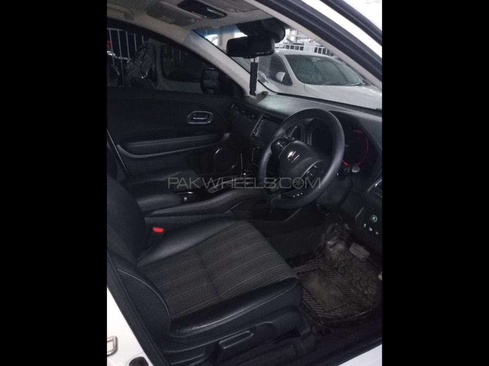 Honda Vezel 2013 for Sale in Rawalpindi Honda Vezel 2013 for Sale in Rawalpindi Image-4