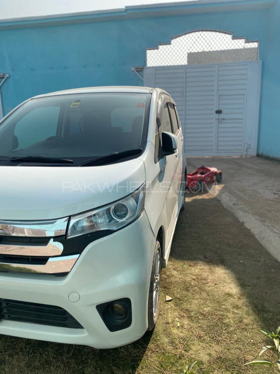Nissan Dayz Highway Star 2013 for Sale in Peshawar Nissan Dayz Highway Star 2013 for Sale in Peshawar Image-2