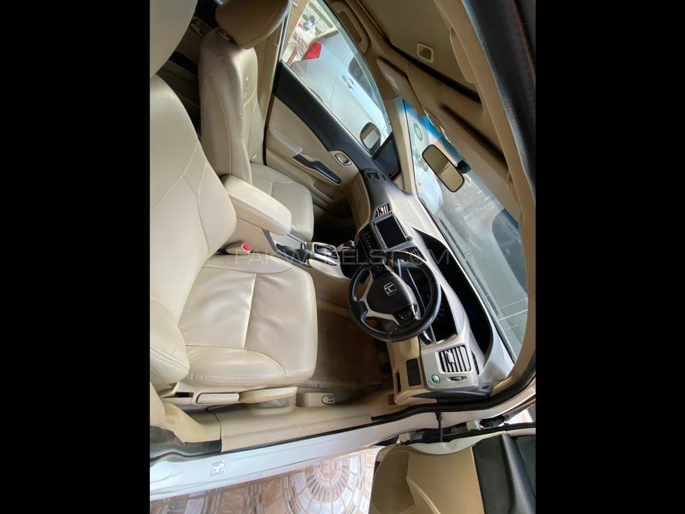 Honda Civic 2015 for Sale in Lahore Honda Civic 2015 for Sale in Lahore Image-4