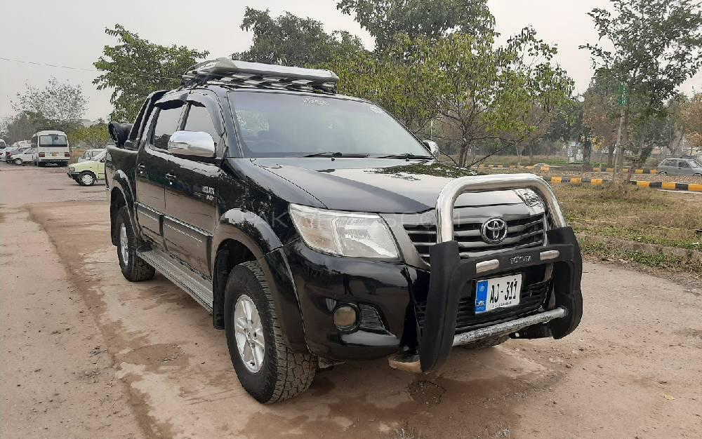 Toyota Hilux 2014 for Sale in Islamabad Image-1