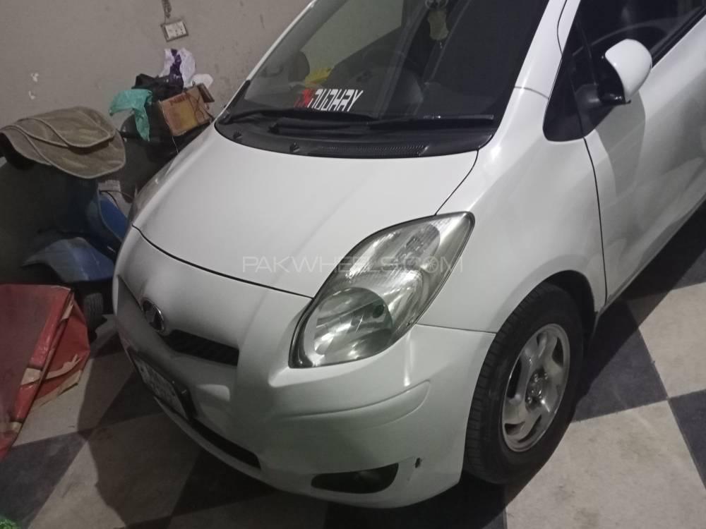 Toyota Vitz 2010 for Sale in Multan Image-1