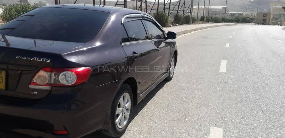 Toyota Corolla 2013 for Sale in Karachi Image-1