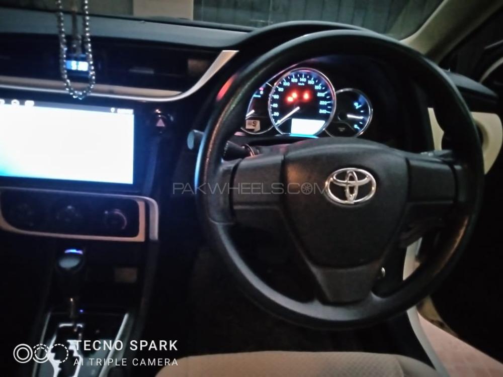 Toyota Corolla 2017 for Sale in Lahore Toyota Corolla 2017 for Sale in Lahore Image-4