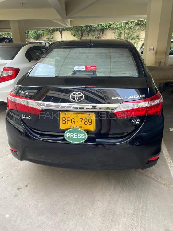 Toyota Corolla 2015 for Sale in Karachi Image-1