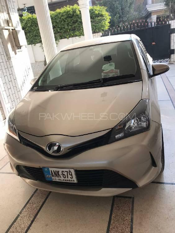 Toyota Vitz 2017 for Sale in Fateh Jang Image-1