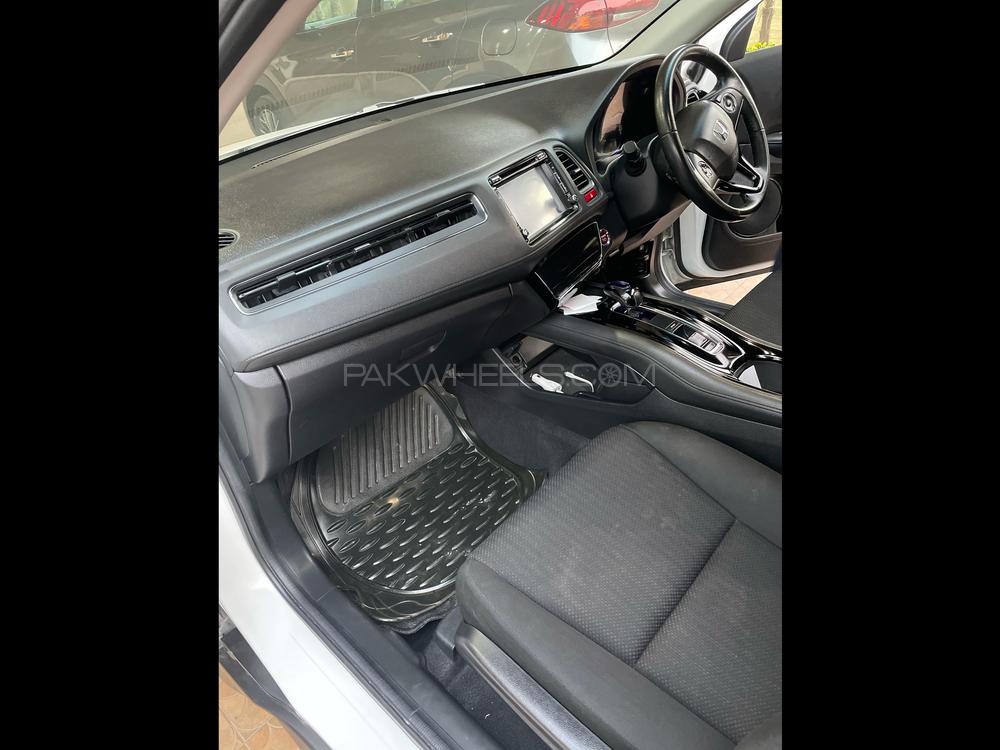 Honda Vezel 2015 for Sale in Lahore Honda Vezel 2015 for Sale in Lahore Image-6