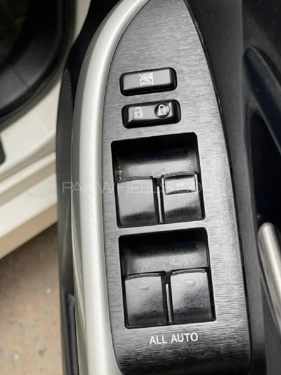 Toyota Prius 2012 for Sale in Faisalabad Toyota Prius 2012 for Sale in Faisalabad Image-5