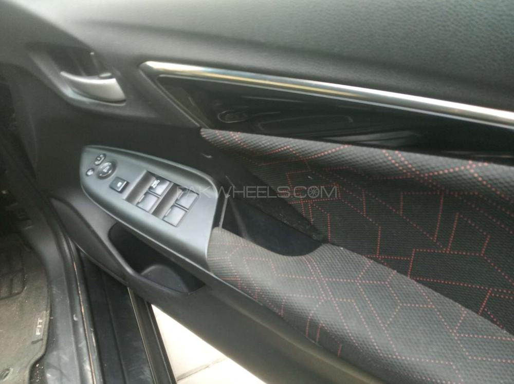 Honda Fit 2015 for Sale in Gujranwala Honda Fit 2015 for Sale in Gujranwala Image-10