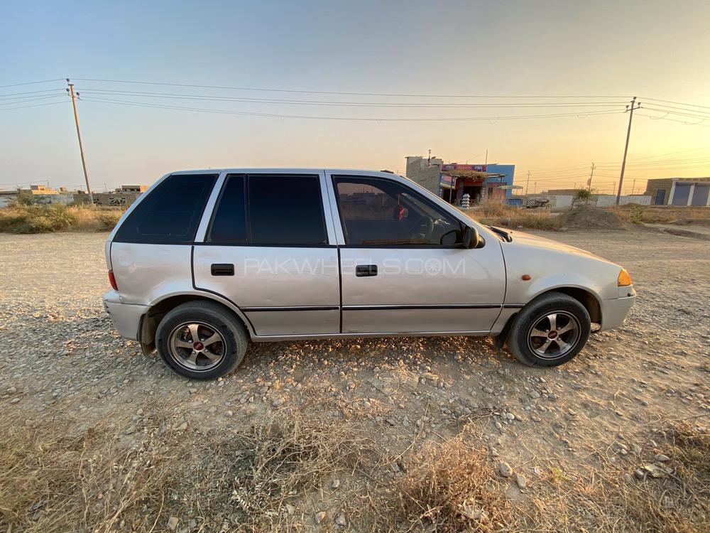 Suzuki Cultus 2004 for Sale in Karachi Suzuki Cultus 2004 for Sale in Karachi Image-3