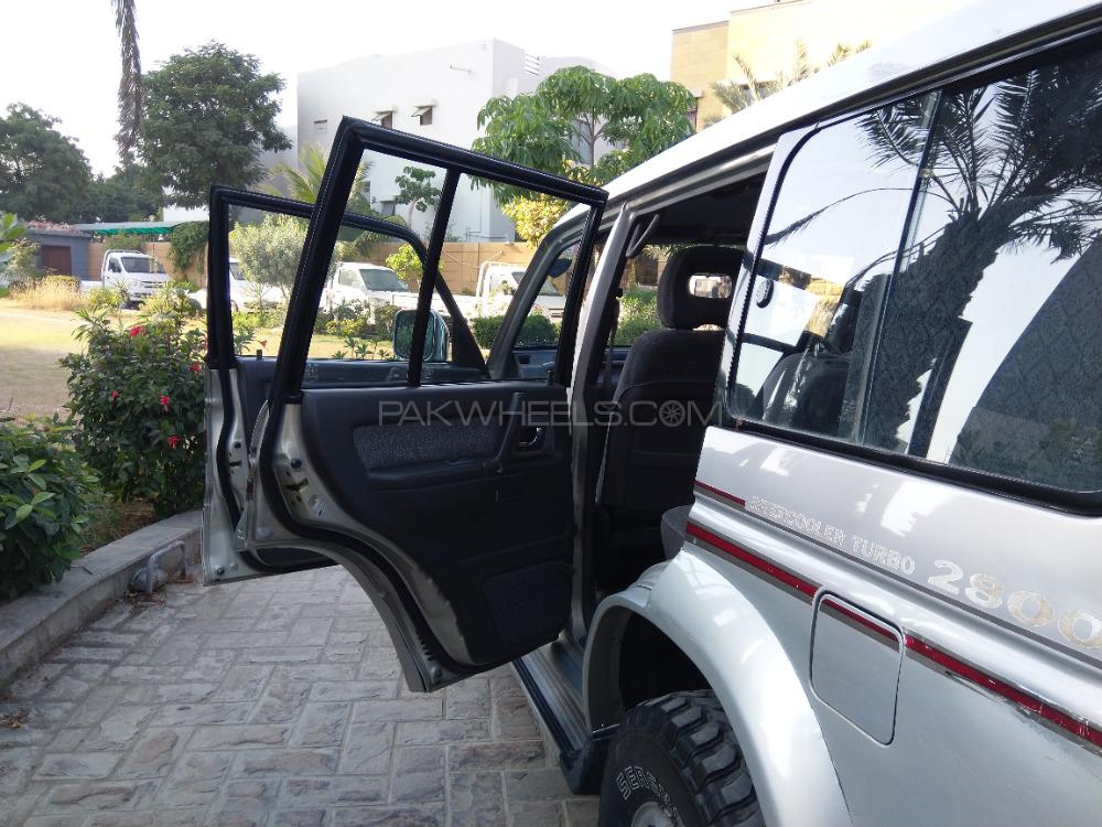 Mitsubishi Pajero 1995 for Sale in Karachi Mitsubishi Pajero 1995 for Sale in Karachi Image-6