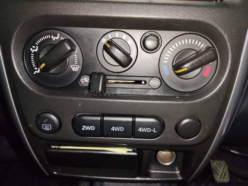 Suzuki Jimny 2011 for Sale in Lahore Suzuki Jimny 2011 for Sale in Lahore Image-4