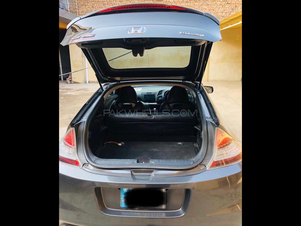 Honda CR-Z 2011 for Sale in Peshawar Honda CR-Z 2011 for Sale in Peshawar Image-5