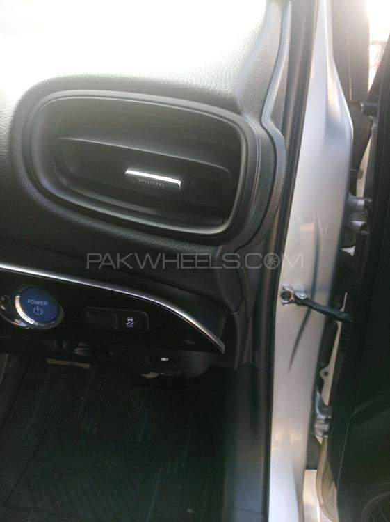 Toyota Prius 2017 for Sale in Gujranwala Toyota Prius 2017 for Sale in Gujranwala Image-11