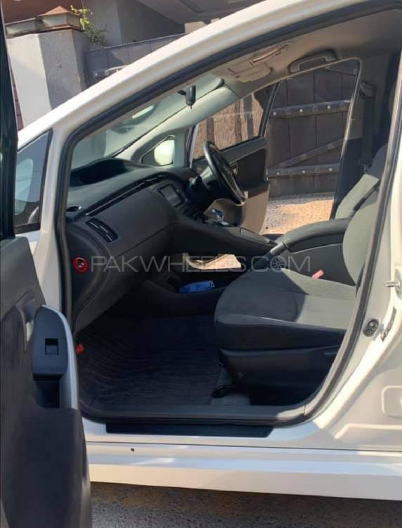 Toyota Prius 2010 for Sale in Lahore Toyota Prius 2010 for Sale in Lahore Image-16