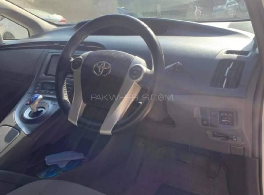 Toyota Prius 2010 for Sale in Lahore Toyota Prius 2010 for Sale in Lahore Image-10
