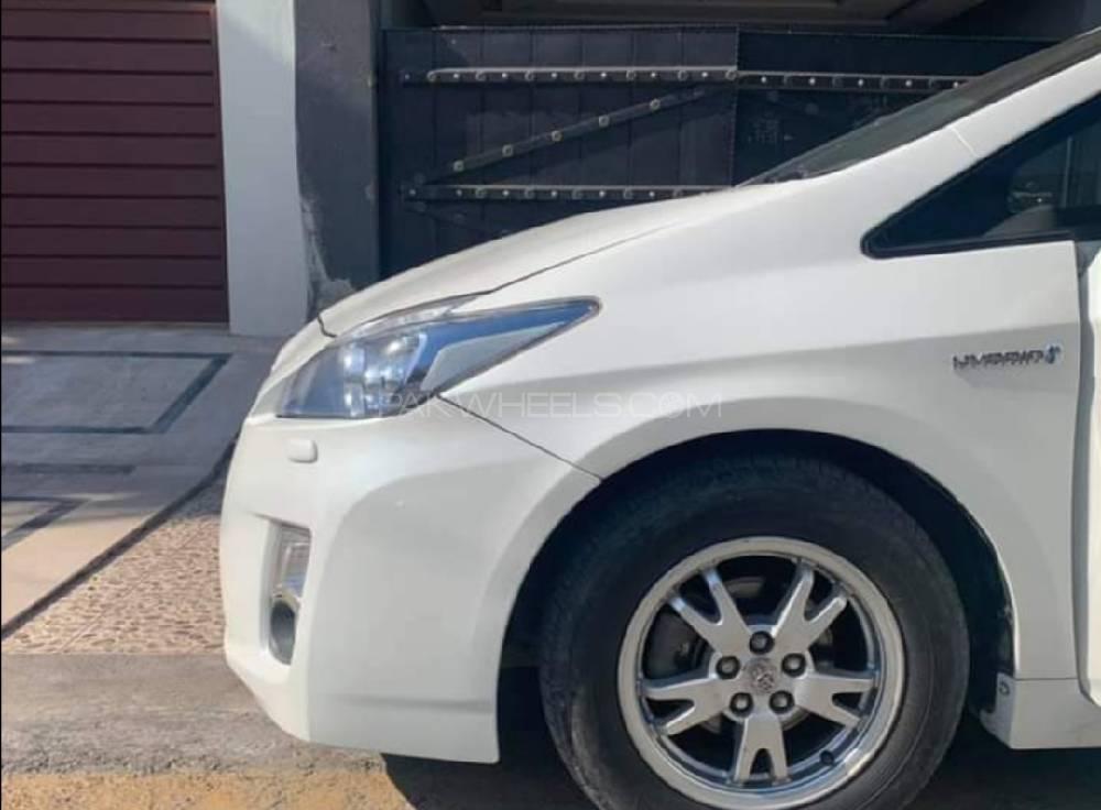 Toyota Prius 2010 for Sale in Lahore Toyota Prius 2010 for Sale in Lahore Image-3
