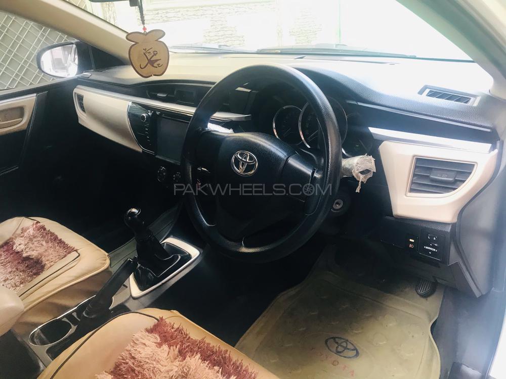 Toyota Corolla 2015 for Sale in Peshawar Toyota Corolla 2015 for Sale in Peshawar Image-5
