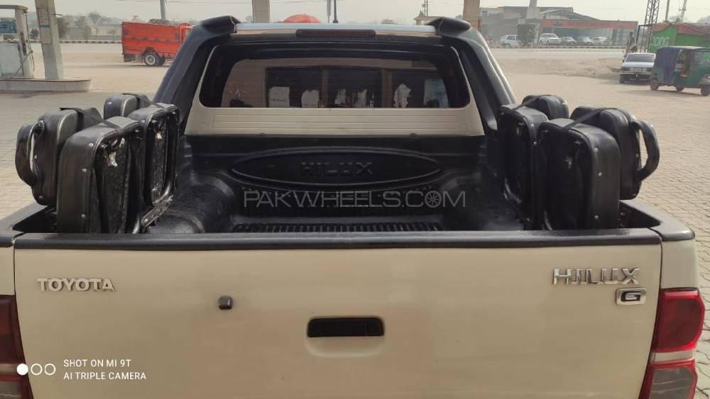 Toyota Hilux 2013 for Sale in Peshawar Toyota Hilux 2013 for Sale in Peshawar Image-10