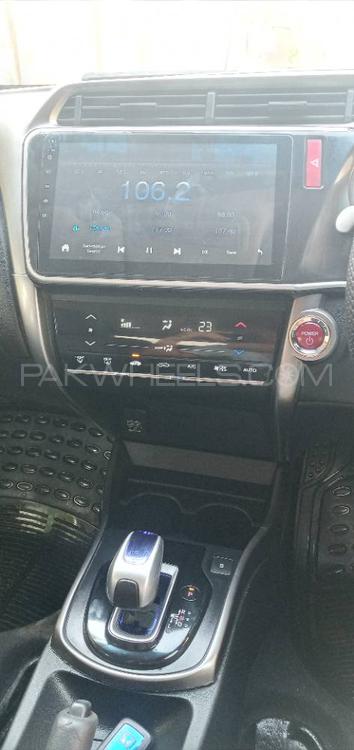Honda Grace Hybrid 2015 for Sale in Karachi Honda Grace Hybrid 2015 for Sale in Karachi Image-3