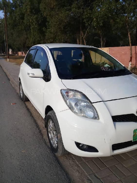 Toyota Vitz 2009 for Sale in D.G.Khan Image-1