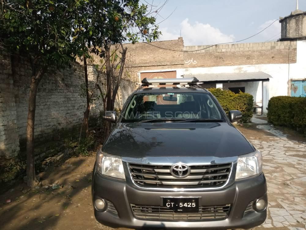 Toyota Hilux 2011 for Sale in Swat Image-1