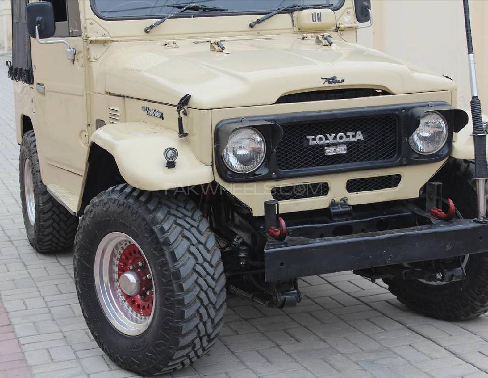 Toyota Land Cruiser 1984 for Sale in Mardan Toyota Land Cruiser 1984 for Sale in Mardan Image-5