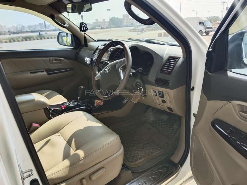 ٹویوٹا ہائیلکس 2012 for Sale in ملتان ٹویوٹا ہائیلکس 2012 for Sale in ملتان Image-7